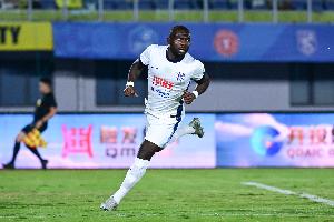 在客场4-0大胜！大连英博队史首次力挫青岛西海岸 此前三次交手全败